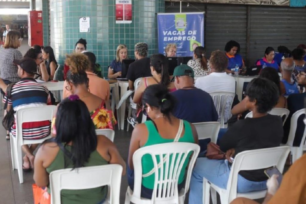 Mais de 2 mil vagas de emprego no Terminal de Laranjeiras nesta quarta-feira 29/10/25 Mais de 2 mil vagas de emprego no Terminal de Laranjeiras nesta quarta-feira