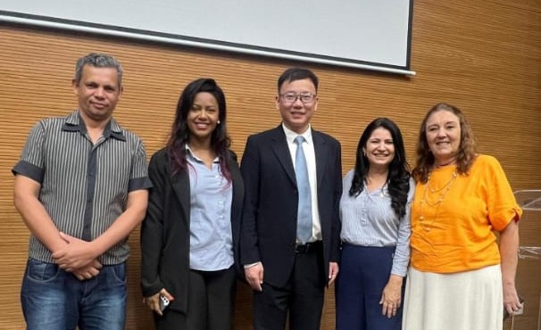 O Empresário Jiovane Lopes Intermedia Pontes Internacionais: Da Bahia ao Centro-Oeste, o Foco em Parcerias com a China em Serra, ES Encontro no Senac de Serra/ES: Potencial de Cooperação Bilateral*