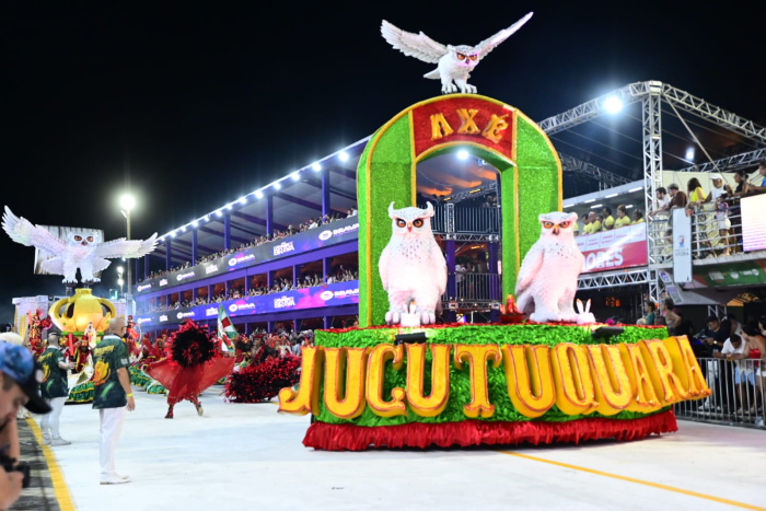 Unidos de Jucutuquara leva grandiosidade, cor e força feminina à avenida no Carnaval 2026 Unidos de Jucutuquara leva grandiosidade, cor e força feminina à avenida no Carnaval 2026